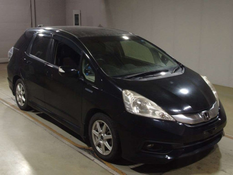 2013 Honda Fit Shuttle Hybrid GP2[2]