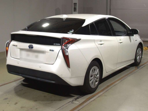 2017 Toyota Prius ZVW50[1]