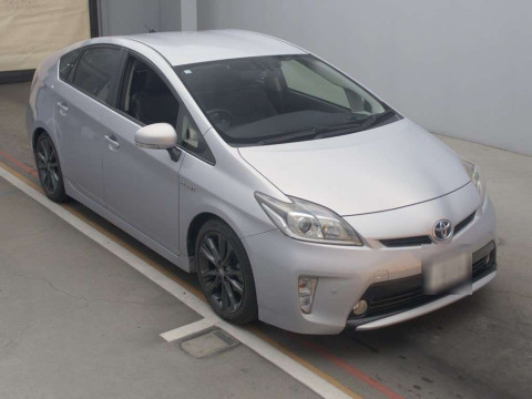 2012 Toyota Prius ZVW30[2]