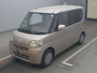 2010 Daihatsu Tanto