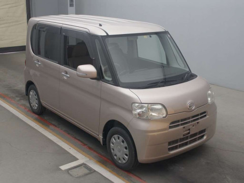 2010 Daihatsu Tanto L385S[2]