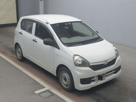 2013 Daihatsu Mira es LA300S[2]