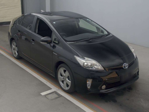 2012 Toyota Prius ZVW30[2]