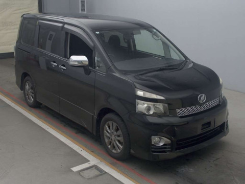 2011 Toyota Voxy ZRR70W[2]