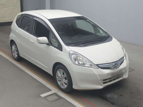 2011 Honda Fit Hybrid GP1[2]