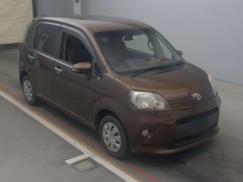 2012 Toyota Porte NSP140[2]