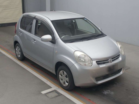 2011 Toyota Passo KGC30[2]