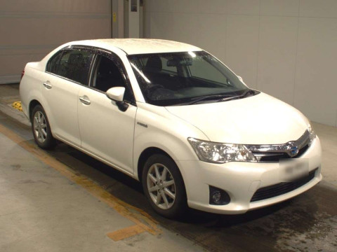 2014 Toyota Corolla Axio NKE165[2]