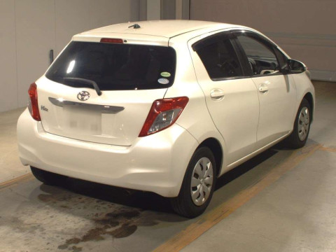 2014 Toyota Vitz NSP130[1]