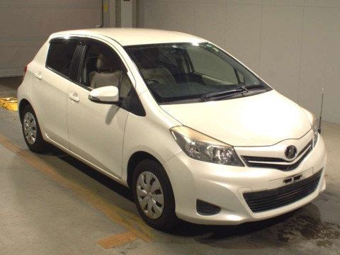 2014 Toyota Vitz NSP130[2]