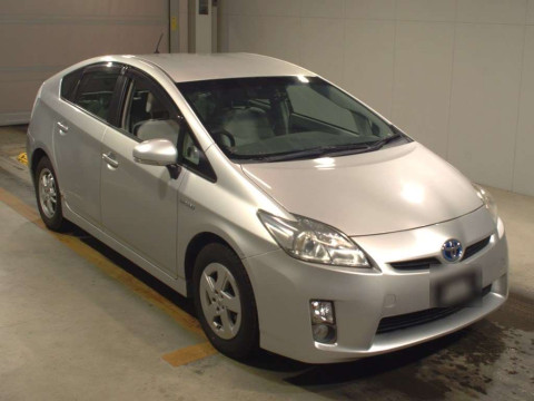 2010 Toyota Prius ZVW30[2]