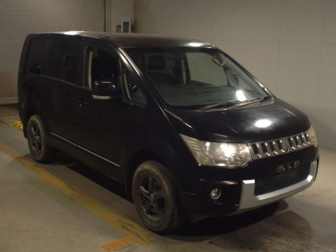 2013 Mitsubishi Delica D5 CV1W[2]