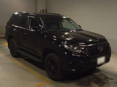 2021 Toyota Land Cruiser Prado TRJ150W[2]