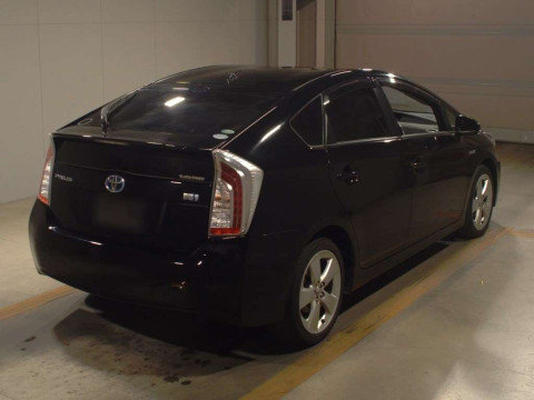 2015 Toyota Prius ZVW30[1]