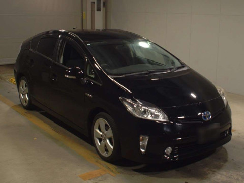 2015 Toyota Prius ZVW30[2]