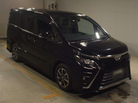 2018 Toyota Voxy ZRR80W[2]