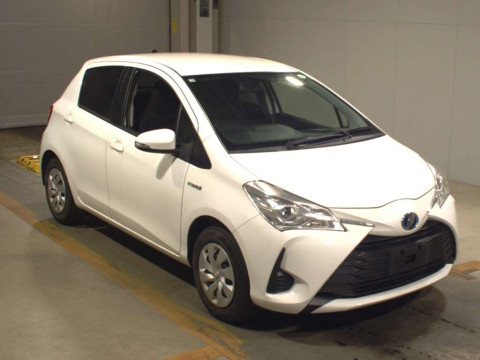 2018 Toyota Vitz NHP130[2]