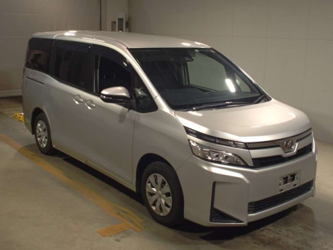 2017 Toyota Voxy ZRR80G[2]