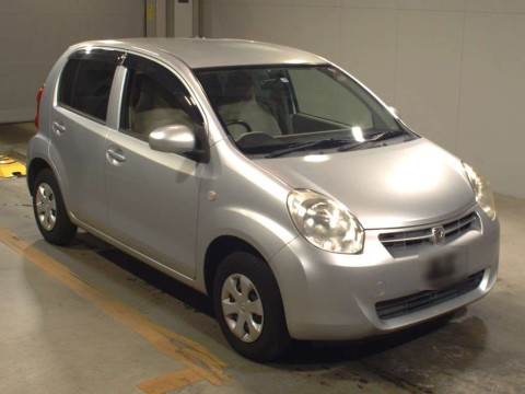 2013 Toyota Passo KGC30[2]