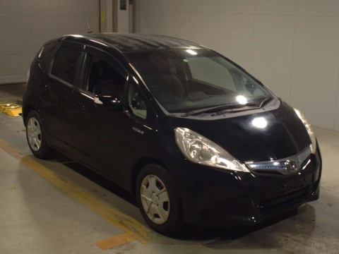 2013 Honda Fit Hybrid GP1[2]