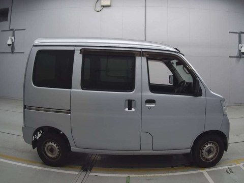 2017 Daihatsu Hijet Cargo S321V[2]