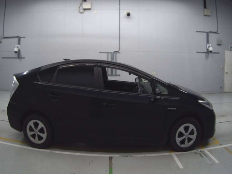 2014 Toyota Prius ZVW30[2]