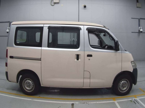 2016 Toyota Townace Van S402M[2]