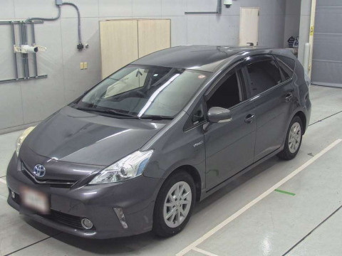 2014 Toyota Prius alpha ZVW41W[0]