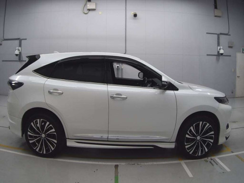 2015 Toyota Harrier ZSU60W[2]