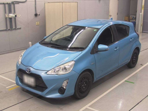 2015 Toyota Aqua NHP10[0]