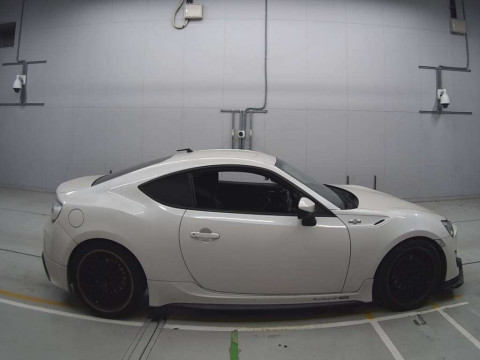 2012 Toyota 86 ZN6[2]