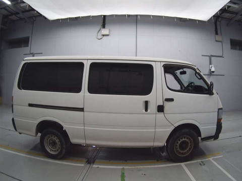 2003 Toyota Hiace Van TRH112V[2]