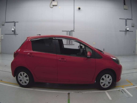 2014 Toyota Vitz KSP130[2]