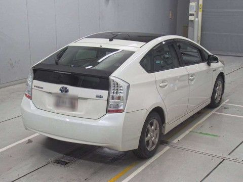 2010 Toyota Prius ZVW30[1]