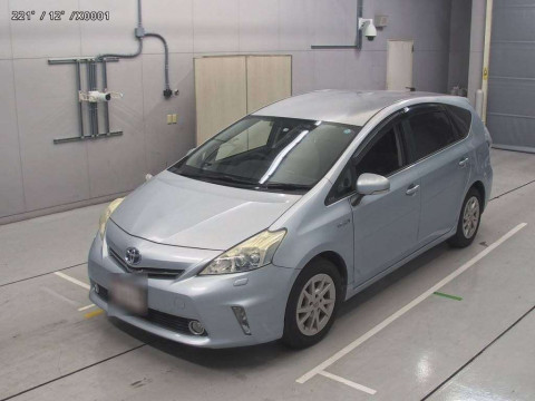 2011 Toyota Prius alpha ZVW41W[0]