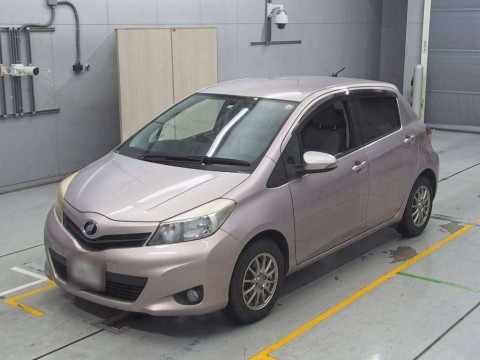 2011 Toyota Vitz NSP130[0]