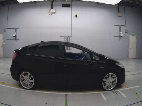 2011 Toyota Prius ZVW30[2]