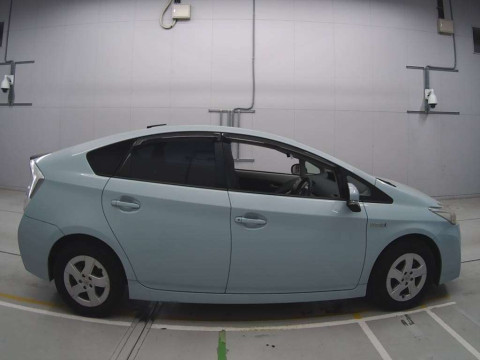 2011 Toyota Prius ZVW30[2]