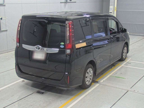 2014 Toyota Noah ZRR80G[1]