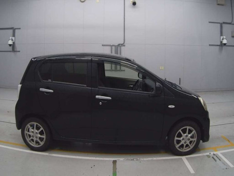 2013 Daihatsu Mira es LA300S[2]