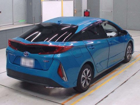 2018 Toyota Prius PHV ZVW52[1]