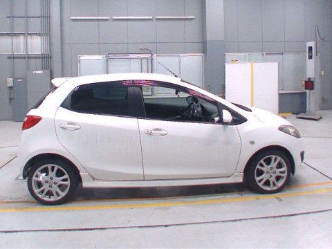 2007 Mazda Demio DE5FS[2]