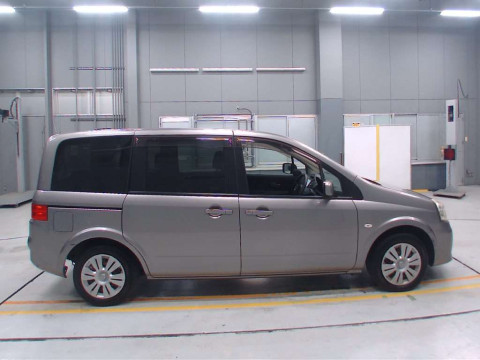 2010 Nissan Lafesta B30[2]