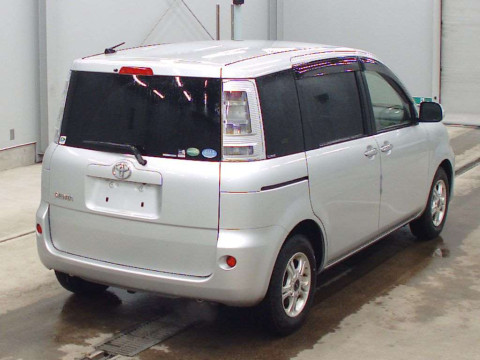 2012 Toyota Sienta NCP81G[1]