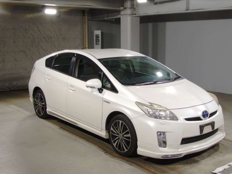 2011 Toyota Prius ZVW30[2]