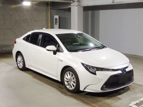 2019 Toyota Corolla Sedan ZWE211[2]