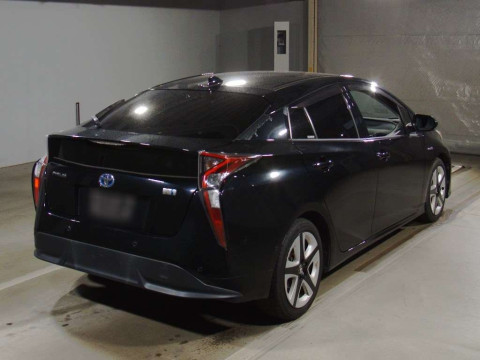 2016 Toyota Prius ZVW51[1]