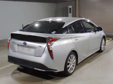 2016 Toyota Prius ZVW55[1]