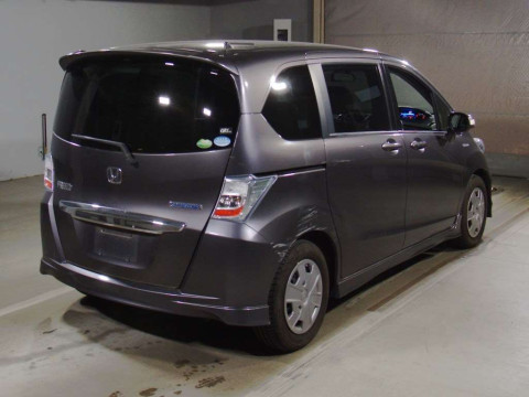 2013 Honda Freed hybrid GP3[1]