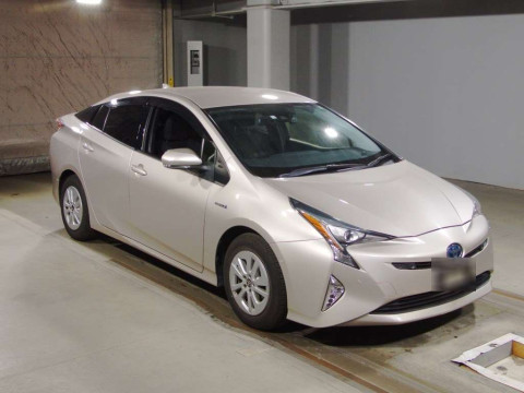 2018 Toyota Prius ZVW50[2]